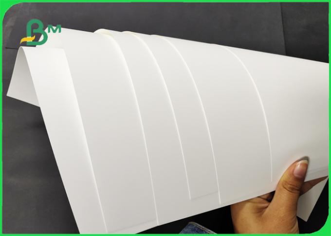 Поверхность белой бумаги полипропилена ровная и делает 450 кс 320мм водостойким