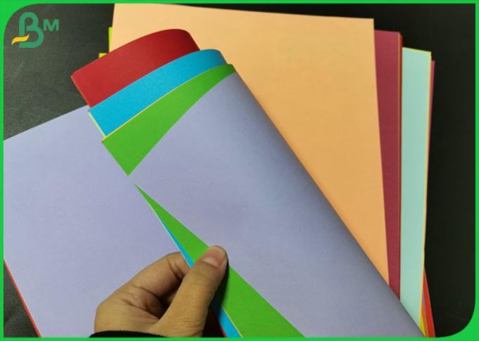 Твердая покрашенная девственница Paperboard Origami пульпирует картон Rames 220grs Манилы