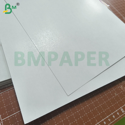 Черное ядро Cardstock 310 Gsm Двухсторонняя блестящая поверхность игровой карты
