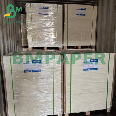 Бумага с гладкой поверхностью 370 x 500 мм, отбеленная, с полиэтиленовым покрытием для подарочных пакетов