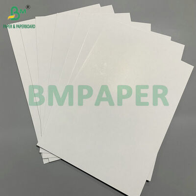 Карточный картон премиум-класса с плотностью 310 г/м², высокой непрозрачностью, с синим сердечником для игральных карт