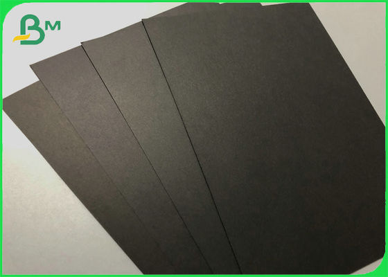 Устойчивость к влаге 350 гм Черный картон Перерабатываемая одежда Теги Материал