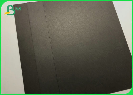 Устойчивость к влаге 350 гм Черный картон Перерабатываемая одежда Теги Материал